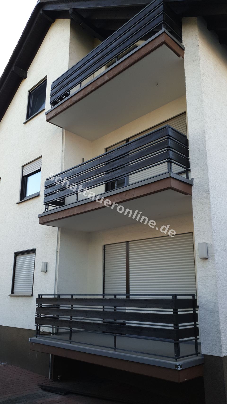 Покрытие балкона для постоянной защиты от влаги на открытом воздухе - изображение проекта 063