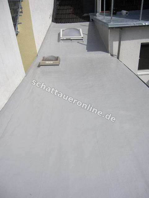 Renovating a flat roof with a robust sealing system in Mainz and the surrounding area - project image 007