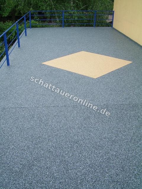 Terrace with liquid plastic sealing and robust wear layer - project picture 045