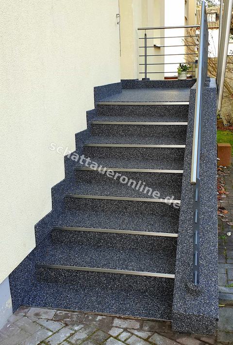 Natursteinspachtelung auf Treppenstufen fuer sichere Trittflaechen - Projektbild 013