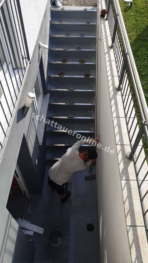 Referenz aus einem Schattauer-Kundenprojekt: Außentreppe mit rutschhemmender Beschichtung, stabilen Kantenbereichen und durchdachter Detailausführung. Fokus: Rutschhemmung nach Klassen.