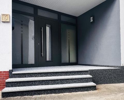 Treppenanlage im Aussenbereich mit erneuerter Oberflaeche und robuster Schutzschicht - Projektbild 060